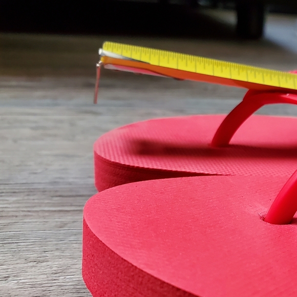 Red Flip Flops - S - Picture 4 of 6